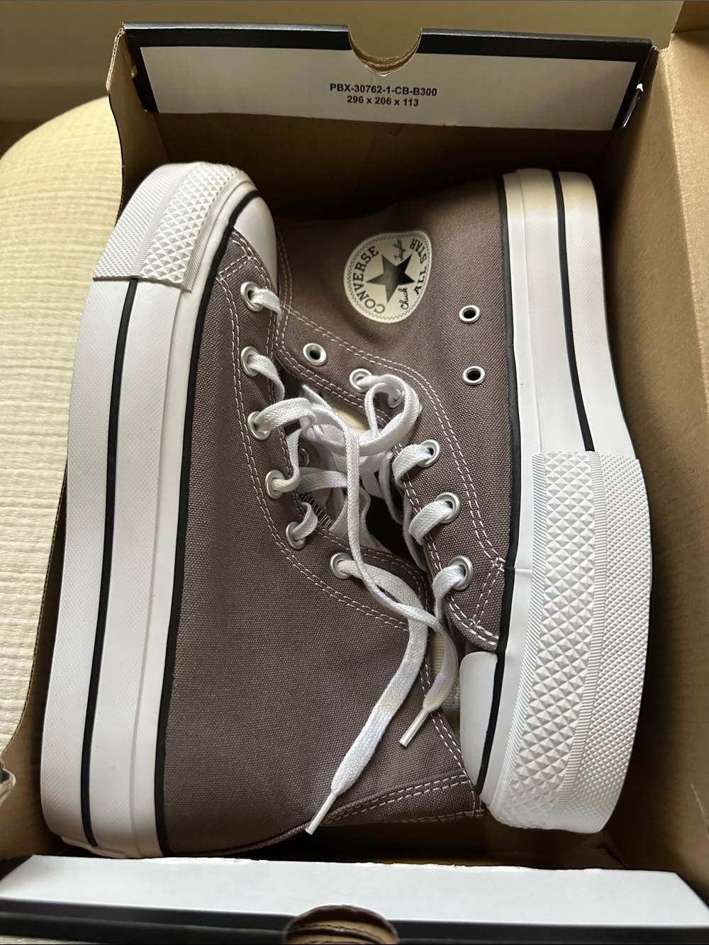 Women’s CONVERSE Chuck Taylor All Star Lift Platform High Top Shoes - Picture 3 of 6
